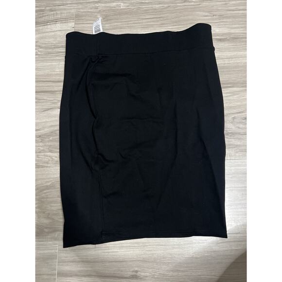 Torrid Women’s High Rise Pixie Skirt Black Size 2 - Studio by Torrid -NWT - Picture 1 of 5